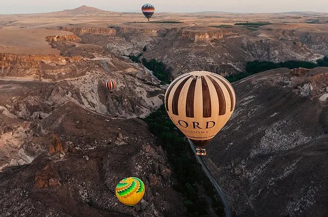 Lord Balloons: vuelo sobre el valle de Soğanlı