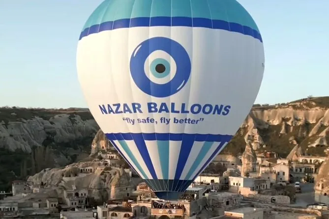 Nazar Balloons: vuelo al amanecer sobre Göreme